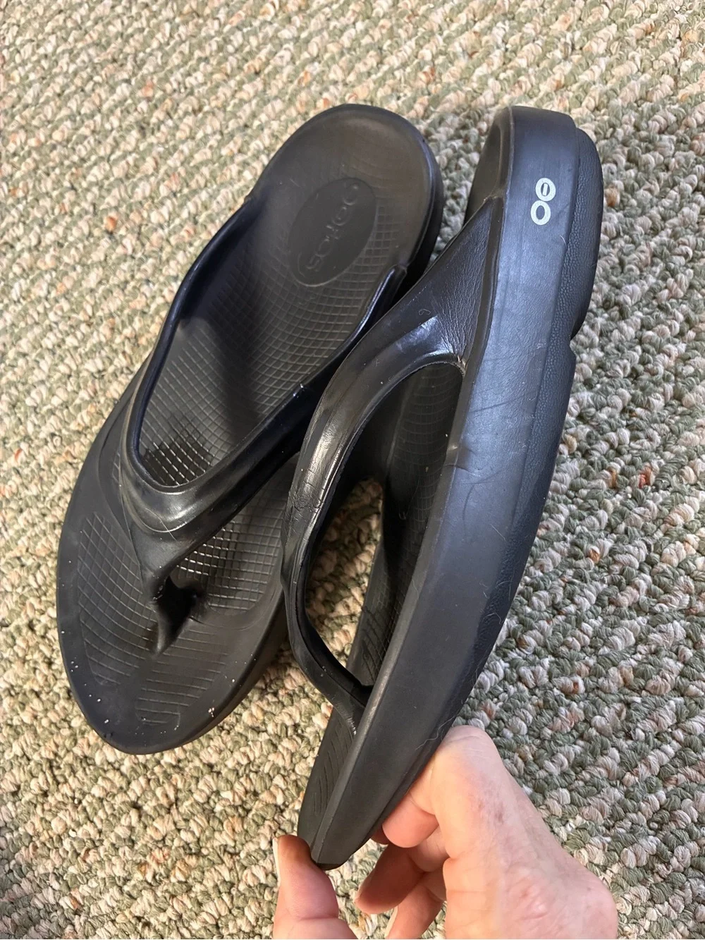 😎 OOFOS oolala black sandals